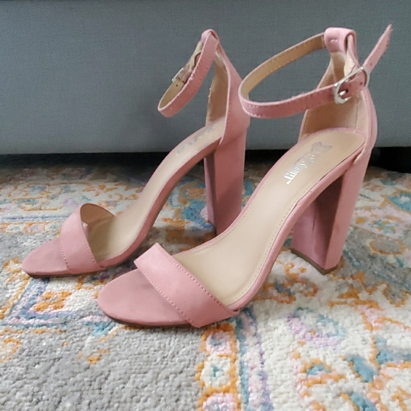 Pink Heels - Picture 1 of 3